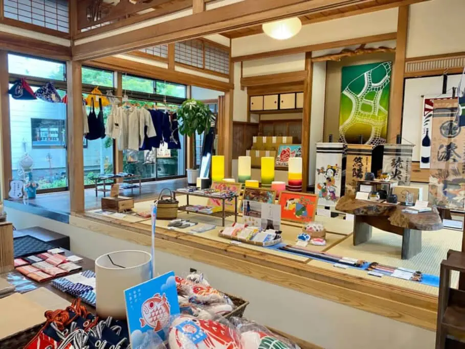 いちき串木野でお土産買うなら】日常を彩る印染製品と出合える「亀染屋