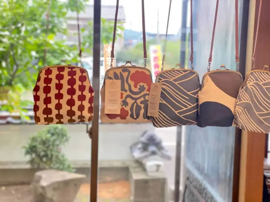 いちき串木野でお土産買うなら】日常を彩る印染製品と出合える「亀染屋